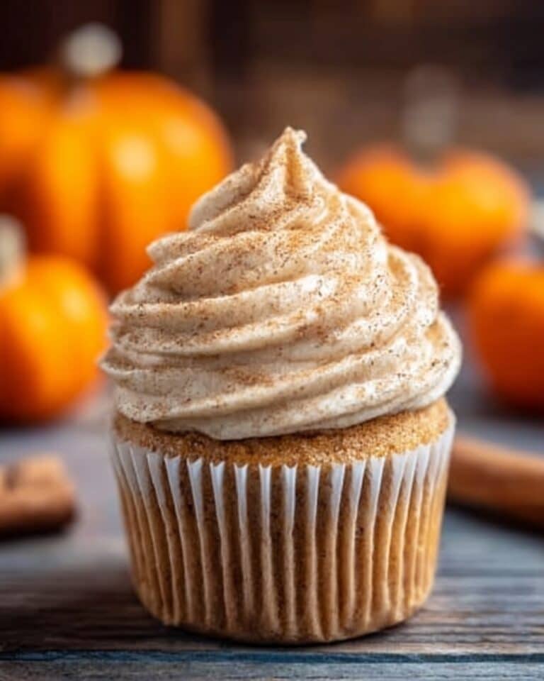 Pumpkin Cupcakes with Cinnamon Cream Cheese Frosting Recipe